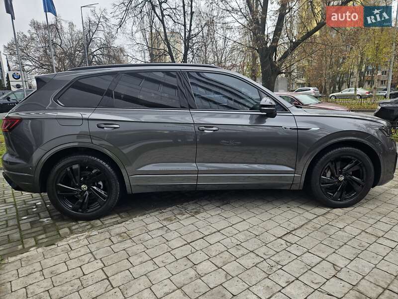 Внедорожник / Кроссовер Volkswagen Touareg 2023 в Киеве