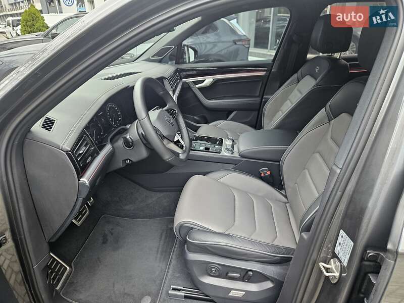 Внедорожник / Кроссовер Volkswagen Touareg 2023 в Киеве