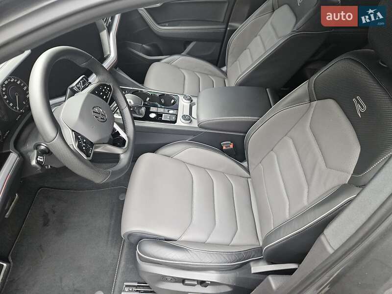 Внедорожник / Кроссовер Volkswagen Touareg 2023 в Киеве