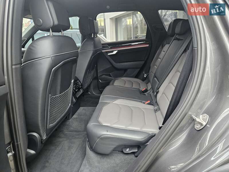 Внедорожник / Кроссовер Volkswagen Touareg 2023 в Киеве