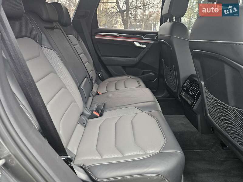 Внедорожник / Кроссовер Volkswagen Touareg 2023 в Киеве