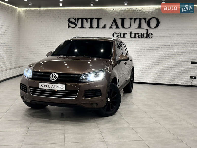 Внедорожник / Кроссовер Volkswagen Touareg 2014 в Одессе
