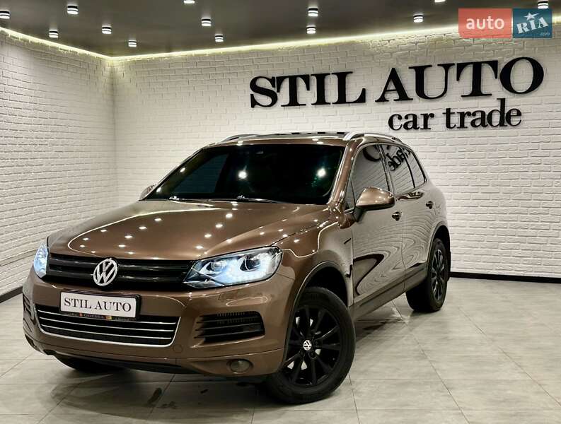 Внедорожник / Кроссовер Volkswagen Touareg 2014 в Одессе