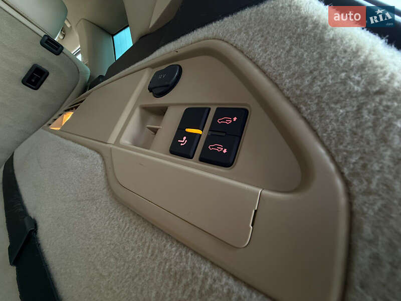 Внедорожник / Кроссовер Volkswagen Touareg 2014 в Одессе