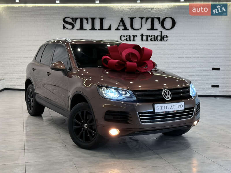 Внедорожник / Кроссовер Volkswagen Touareg 2014 в Одессе