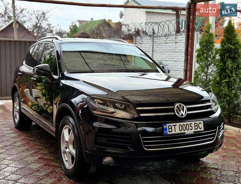 Внедорожник / Кроссовер Volkswagen Touareg 2012 в Запорожье