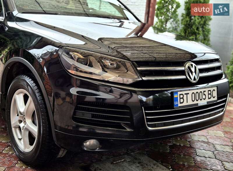 Внедорожник / Кроссовер Volkswagen Touareg 2012 в Запорожье