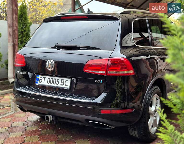 Внедорожник / Кроссовер Volkswagen Touareg 2012 в Запорожье