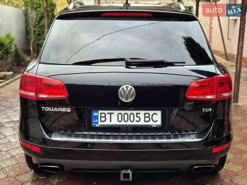 Внедорожник / Кроссовер Volkswagen Touareg 2012 в Запорожье