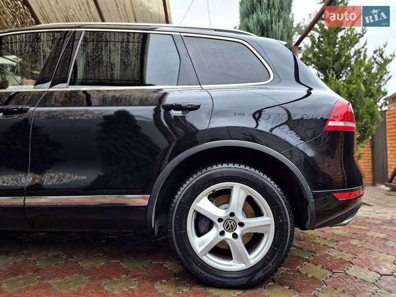 Внедорожник / Кроссовер Volkswagen Touareg 2012 в Запорожье