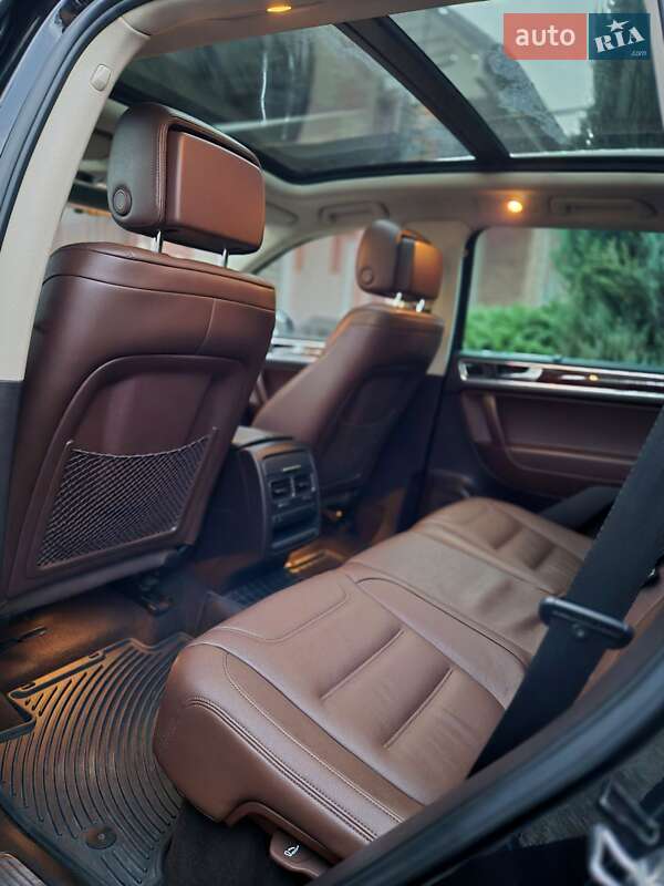 Внедорожник / Кроссовер Volkswagen Touareg 2012 в Запорожье