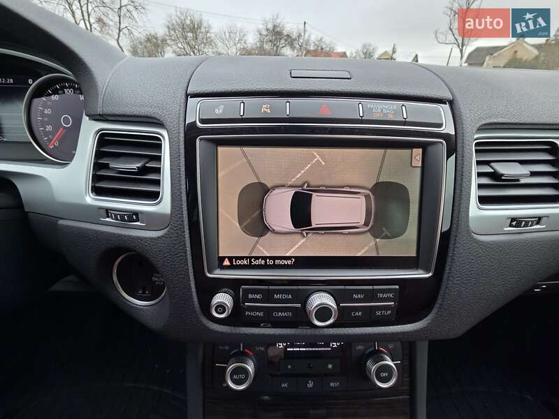 Внедорожник / Кроссовер Volkswagen Touareg 2016 в Коломые