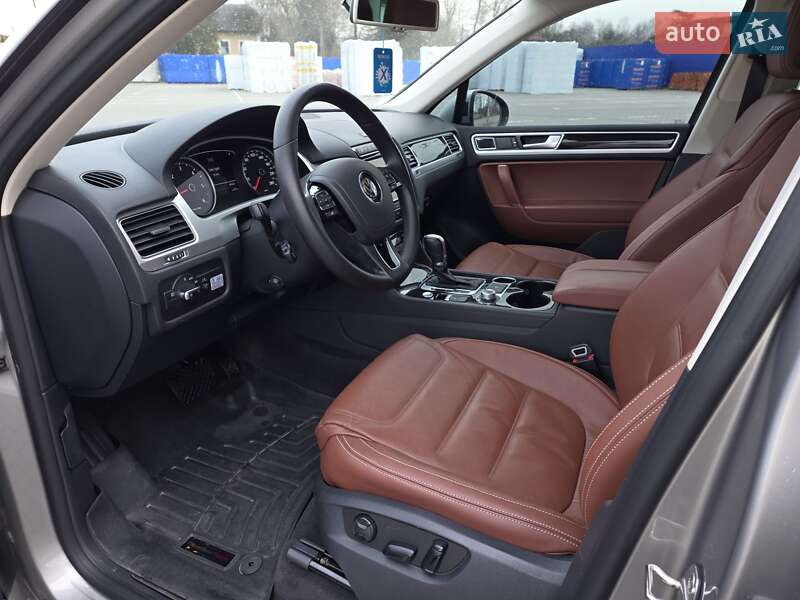 Внедорожник / Кроссовер Volkswagen Touareg 2016 в Коломые