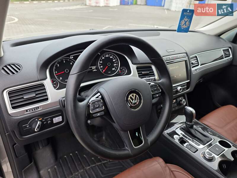 Внедорожник / Кроссовер Volkswagen Touareg 2016 в Коломые