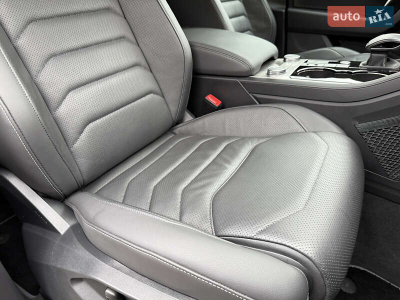 Внедорожник / Кроссовер Volkswagen Touareg 2021 в Ровно