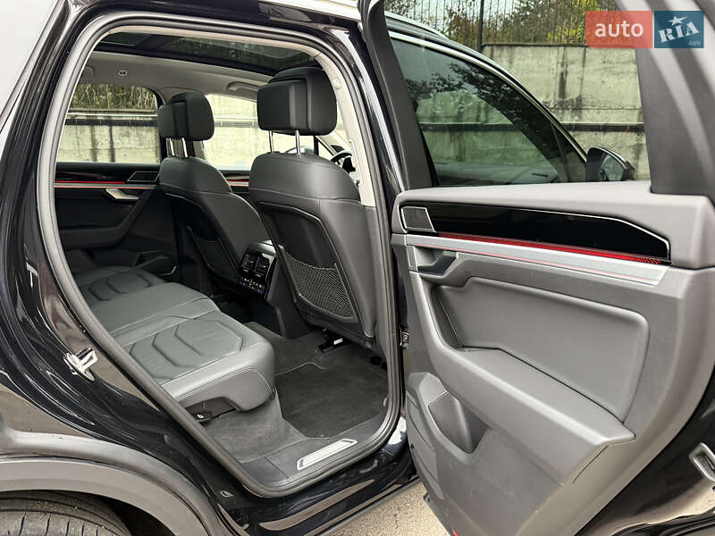 Внедорожник / Кроссовер Volkswagen Touareg 2021 в Ровно