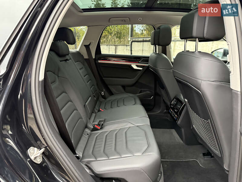 Внедорожник / Кроссовер Volkswagen Touareg 2021 в Ровно