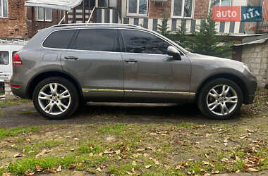 Внедорожник / Кроссовер Volkswagen Touareg 2012 в Харькове