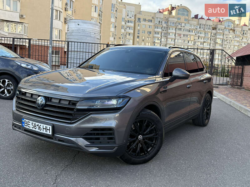 Внедорожник / Кроссовер Volkswagen Touareg 2018 в Одессе