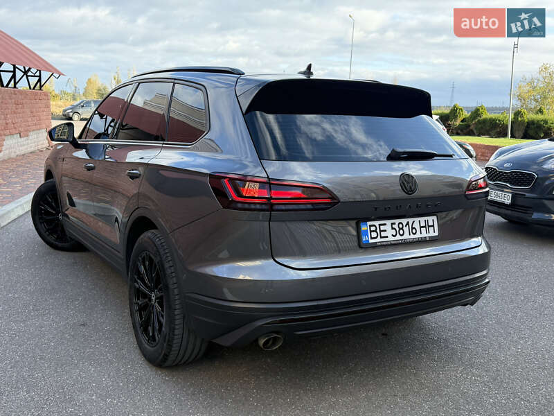 Внедорожник / Кроссовер Volkswagen Touareg 2018 в Одессе