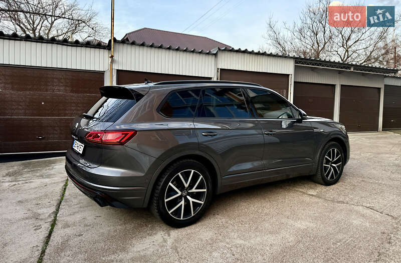 Внедорожник / Кроссовер Volkswagen Touareg 2020 в Киеве