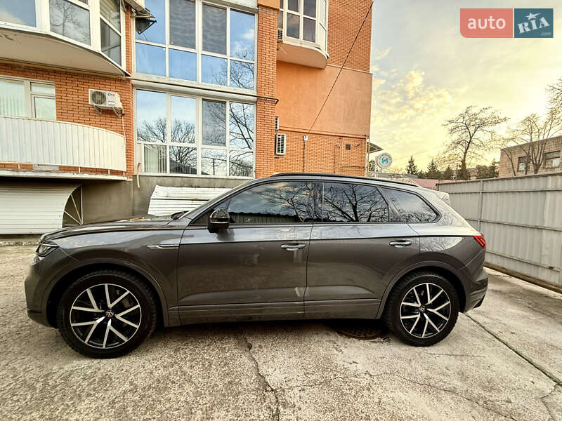 Внедорожник / Кроссовер Volkswagen Touareg 2020 в Киеве