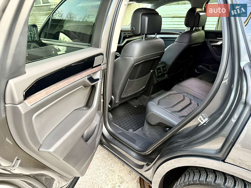 Внедорожник / Кроссовер Volkswagen Touareg 2020 в Киеве