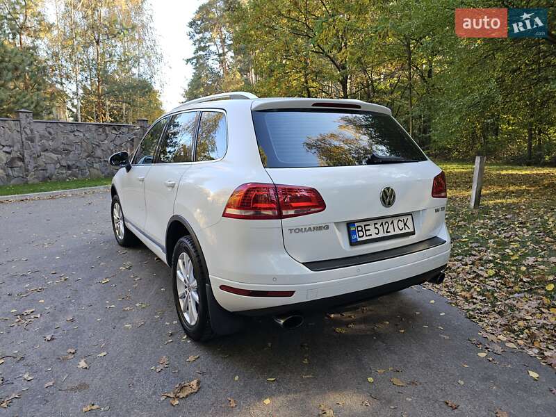 Внедорожник / Кроссовер Volkswagen Touareg 2013 в Броварах