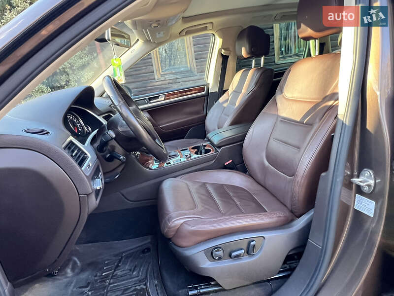 Внедорожник / Кроссовер Volkswagen Touareg 2012 в Трускавце