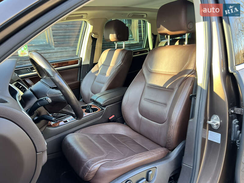 Внедорожник / Кроссовер Volkswagen Touareg 2012 в Трускавце