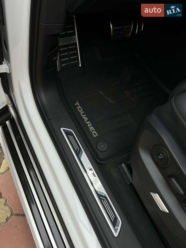 Внедорожник / Кроссовер Volkswagen Touareg 2019 в Первомайске