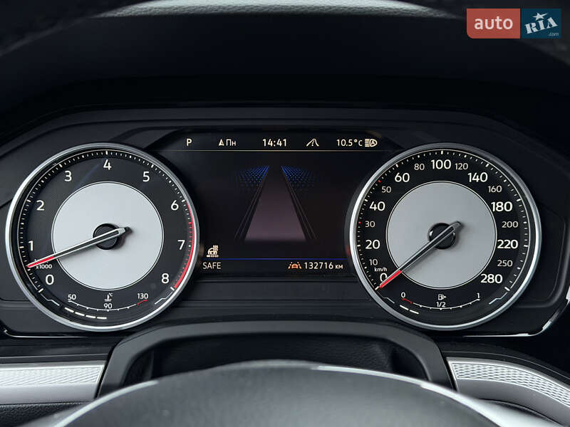 Внедорожник / Кроссовер Volkswagen Touareg 2019 в Киеве