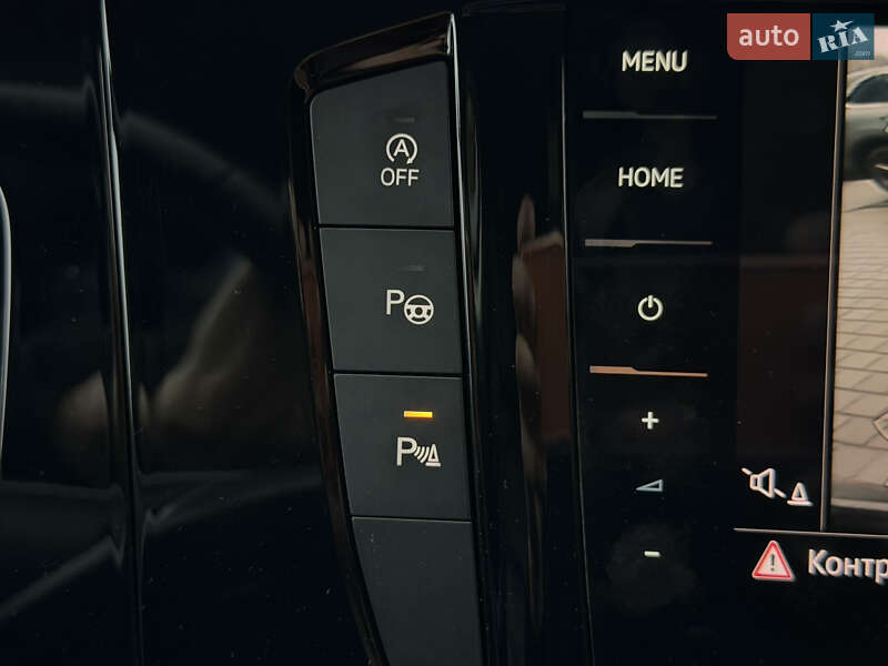 Внедорожник / Кроссовер Volkswagen Touareg 2019 в Киеве