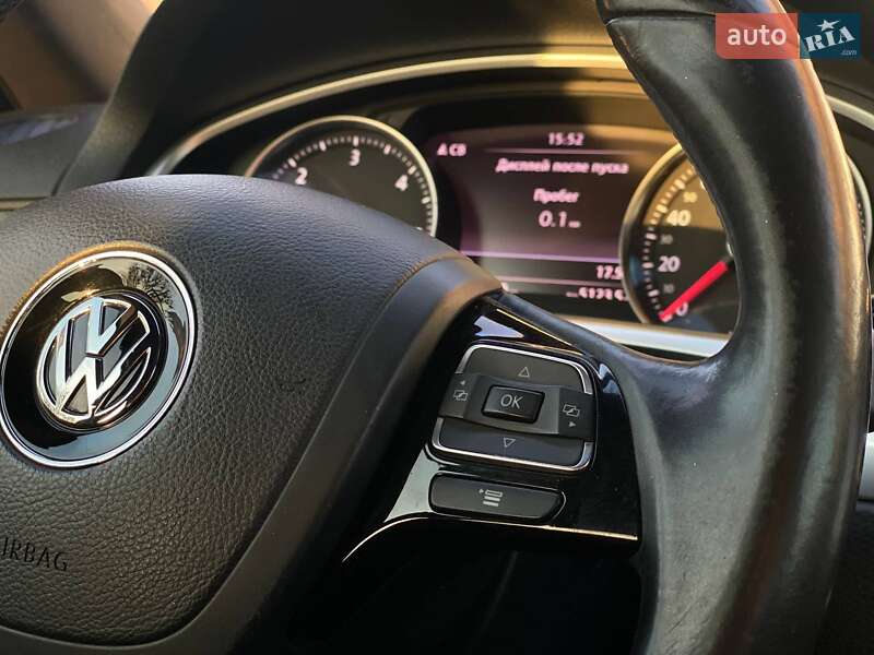 Внедорожник / Кроссовер Volkswagen Touareg 2011 в Львове фото 12 Внедорожник / Кроссовер Volkswagen Touareg 2011 в Львове