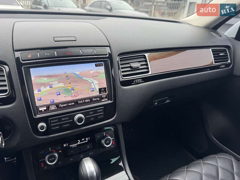 Внедорожник / Кроссовер Volkswagen Touareg 2017 в Тернополе