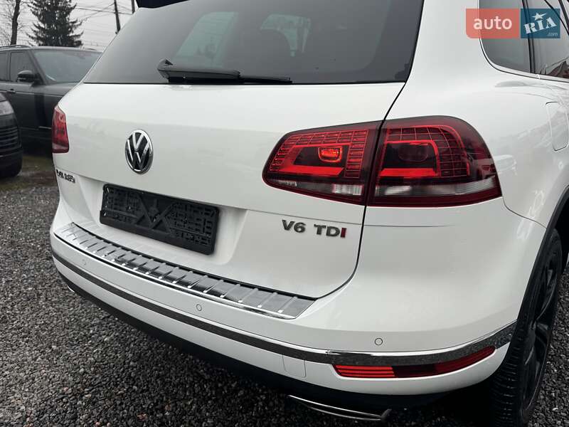 Внедорожник / Кроссовер Volkswagen Touareg 2017 в Тернополе