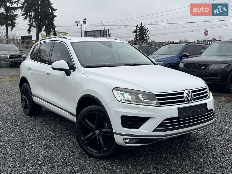 Внедорожник / Кроссовер Volkswagen Touareg 2017 в Тернополе
