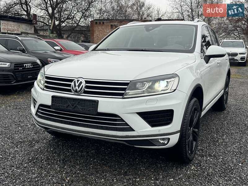 Внедорожник / Кроссовер Volkswagen Touareg 2017 в Тернополе