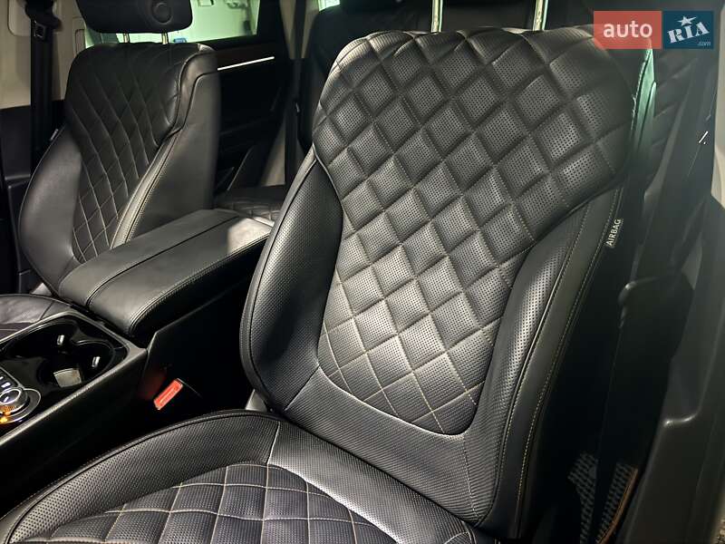 Внедорожник / Кроссовер Volkswagen Touareg 2017 в Тернополе