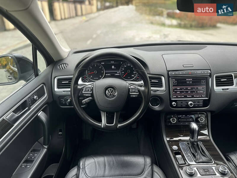 Внедорожник / Кроссовер Volkswagen Touareg 2017 в Львове