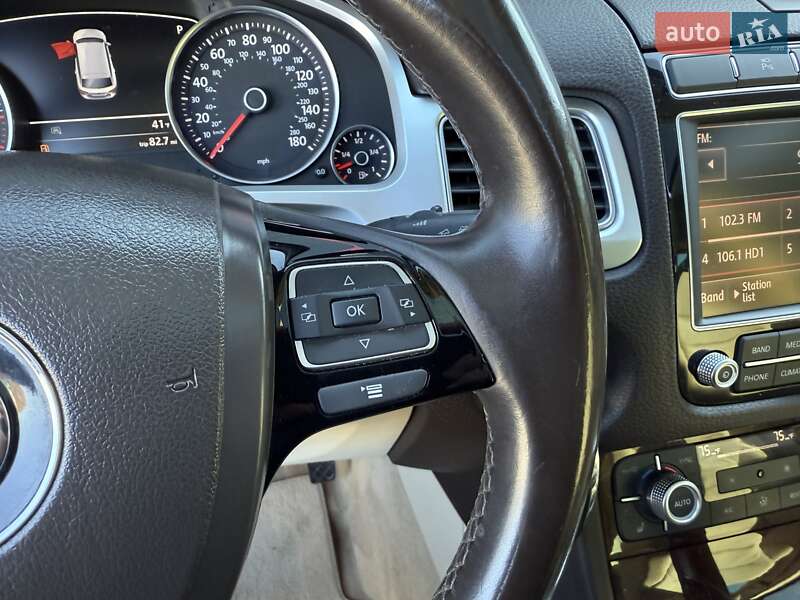 Внедорожник / Кроссовер Volkswagen Touareg 2016 в Львове