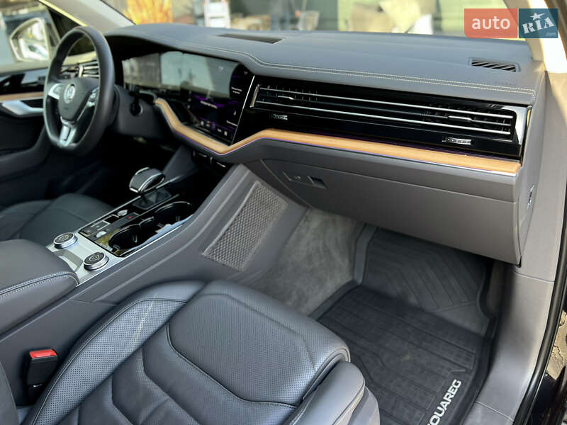 Внедорожник / Кроссовер Volkswagen Touareg 2018 в Одессе