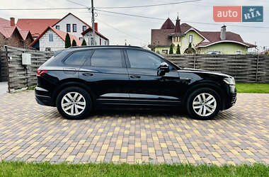 Внедорожник / Кроссовер Volkswagen Touareg 2019 в Киеве