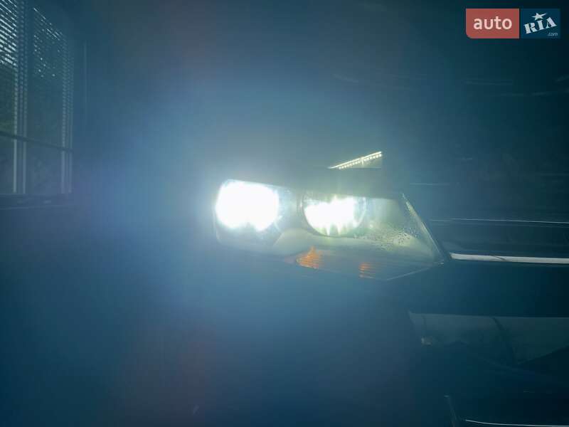 Внедорожник / Кроссовер Volkswagen Touareg 2014 в Черкассах