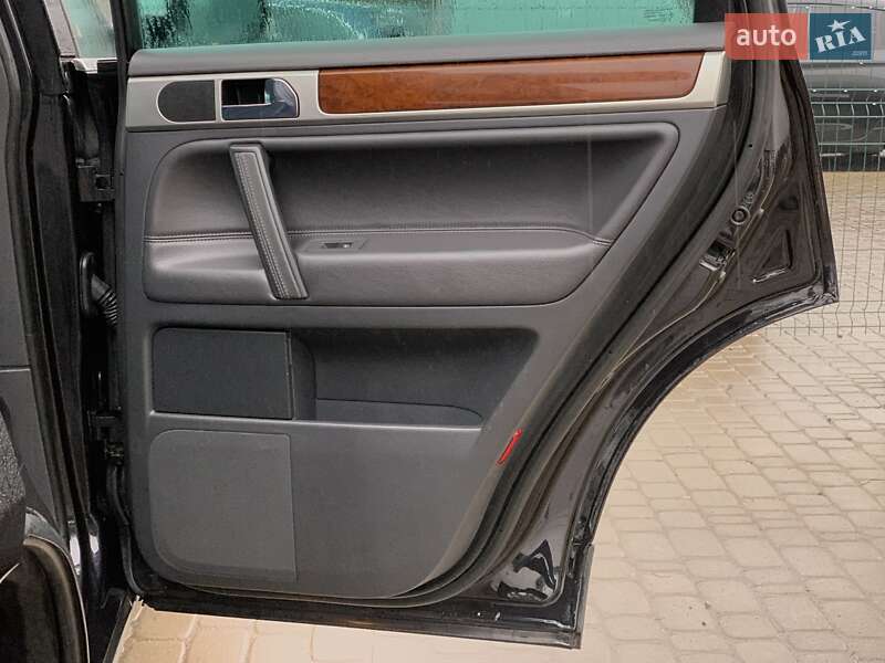 Внедорожник / Кроссовер Volkswagen Touareg 2007 в Бердичеве