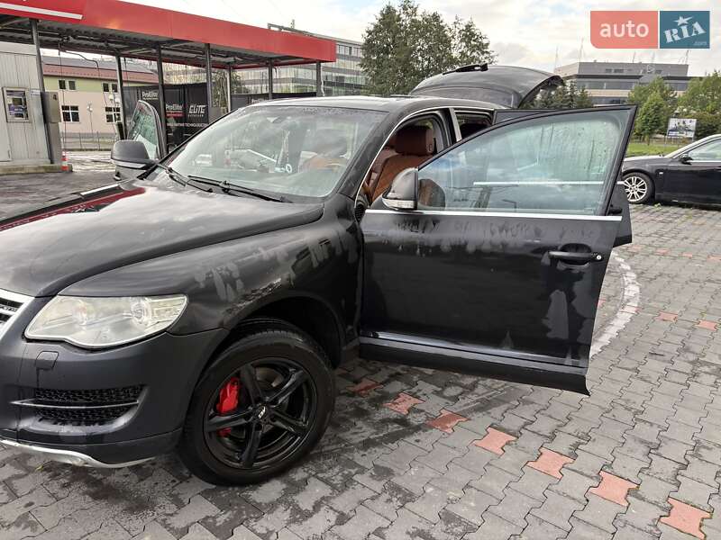 Позашляховик / Кросовер Volkswagen Touareg 2007 в Івано-Франківську