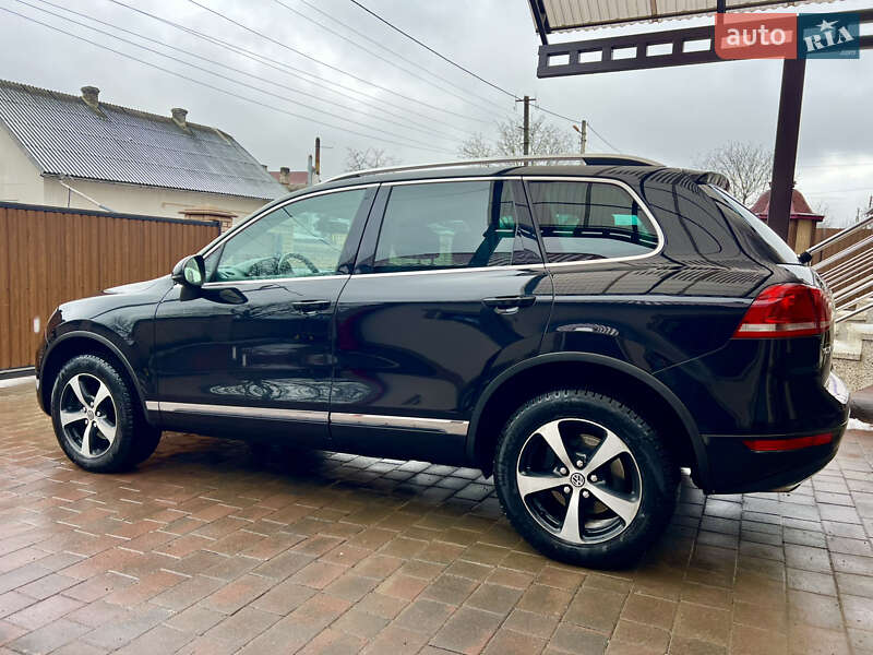 Внедорожник / Кроссовер Volkswagen Touareg 2010 в Черновцах