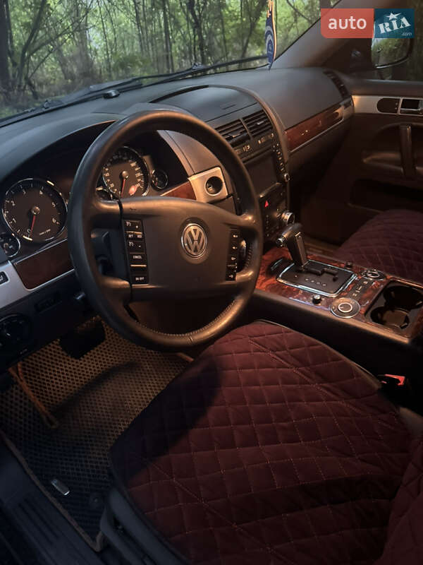 Внедорожник / Кроссовер Volkswagen Touareg 2010 в Шепетовке