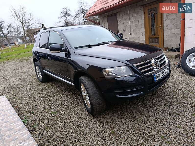 Позашляховик / Кросовер Volkswagen Touareg 2005 в Тячеві