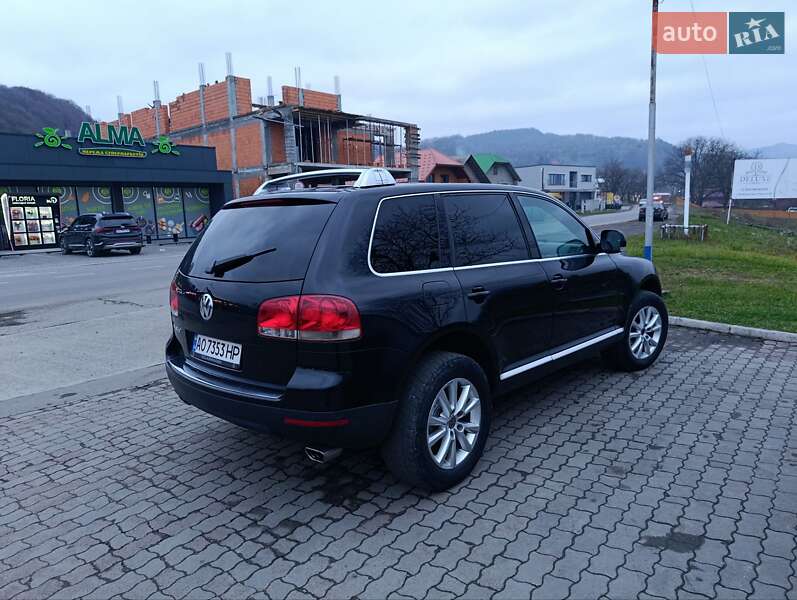Позашляховик / Кросовер Volkswagen Touareg 2005 в Тячеві